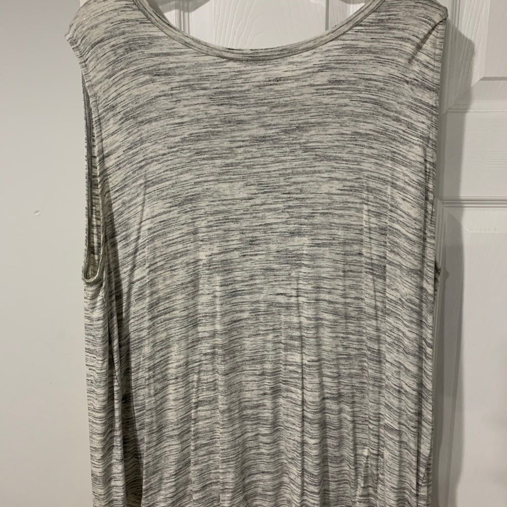 Old Navy XL grey and white tank top